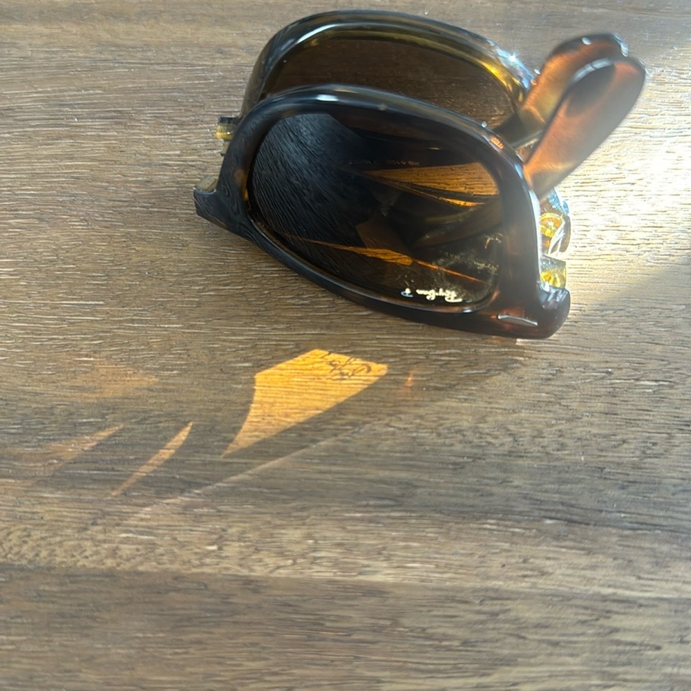 Ray-Ban Folding Wayfarer - Tortoise - Picture 3 of 3